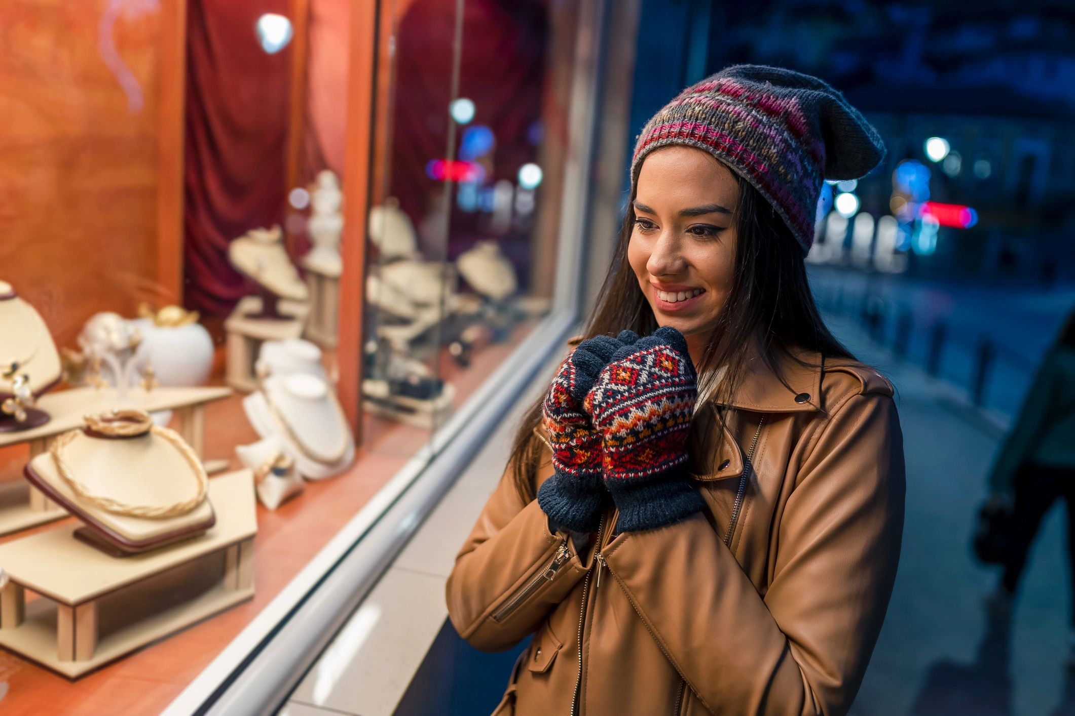 happy customer with winter gloves