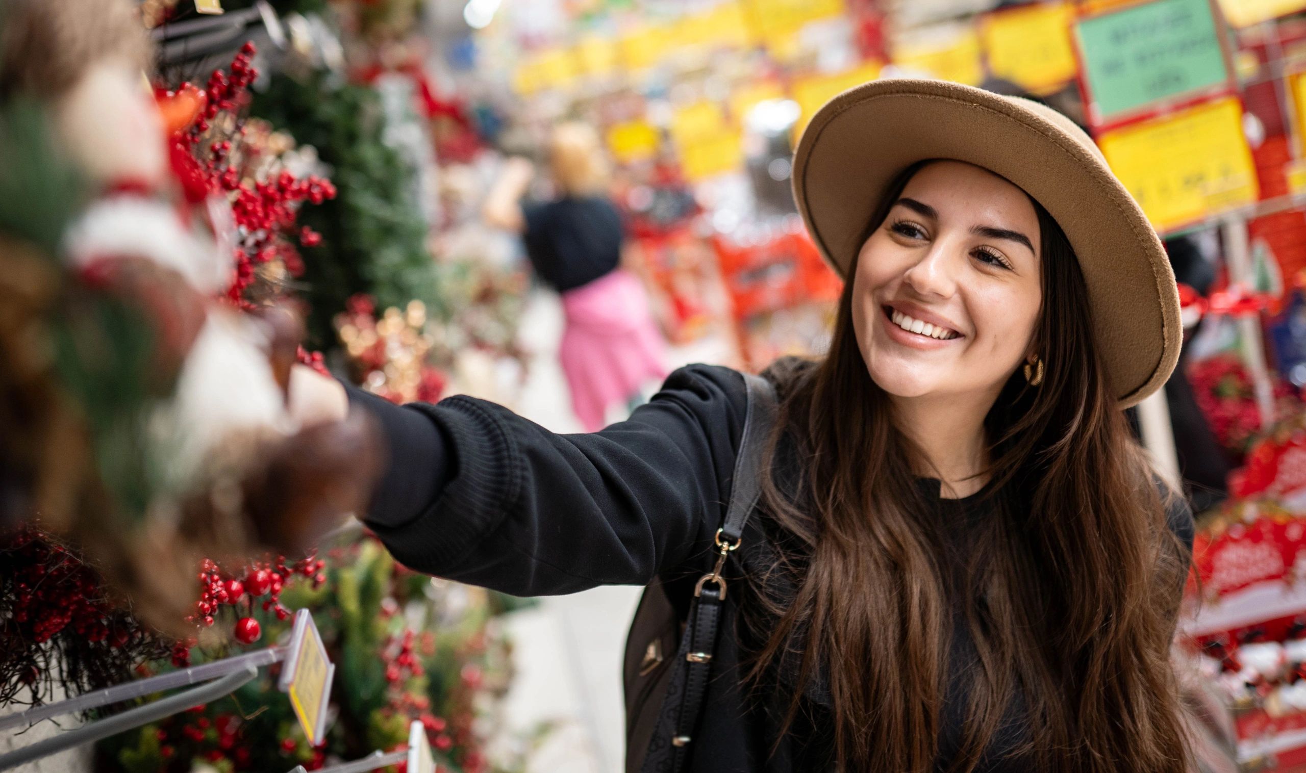 happy customer with winter gloves